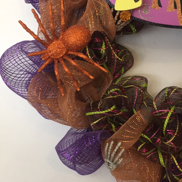 Halloween 25”Trick or Treat HandCrafted Wreath NEW - Picture 5 of 10